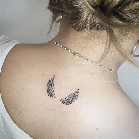 tatuajes de alas significado|tatuajes de alas originales.